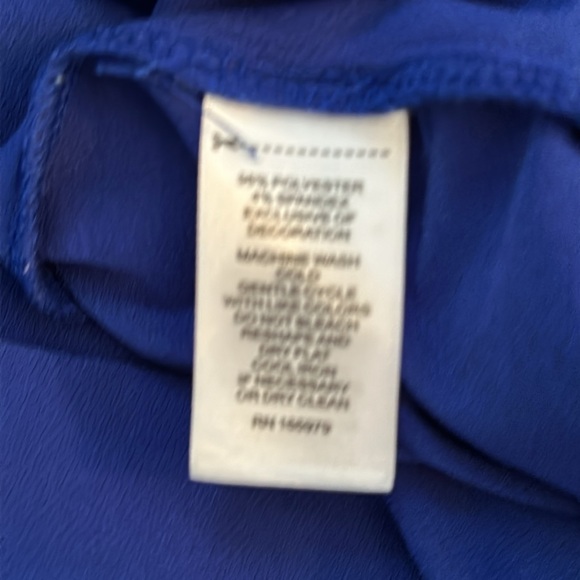 Royal Blue Cold Shoulder Gold Button Accent Top Sz MED Cable & Gauge - Picture 5 of 5